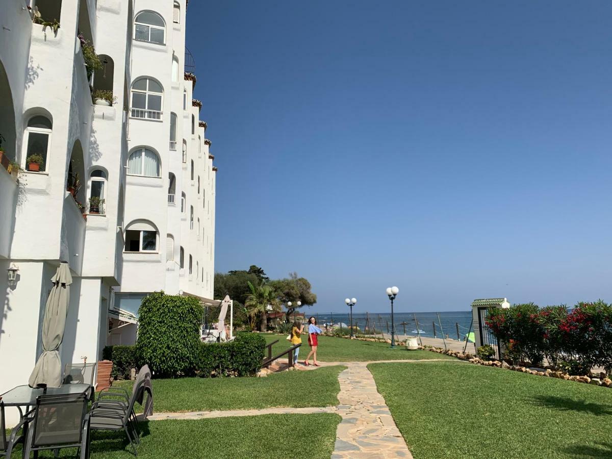 Apartament Aguamarina On The Beach Front Appartement Mijas Costa Buitenkant foto
