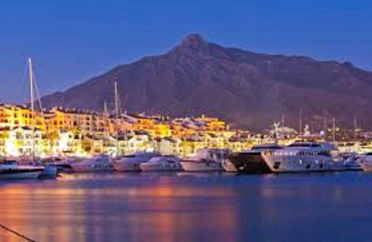Apartament Aguamarina On The Beach Front Appartement Mijas Costa Buitenkant foto
