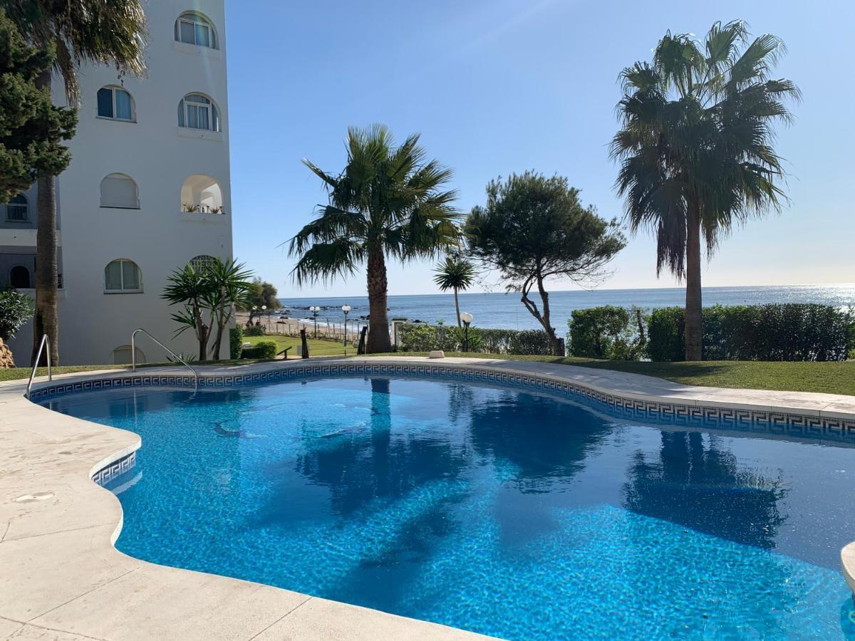 Apartament Aguamarina On The Beach Front Appartement Mijas Costa Buitenkant foto